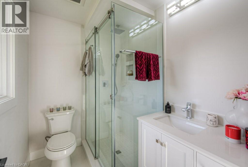 23 Carberry Road, Erin, ON - Indoor Photo Showing Bathroom