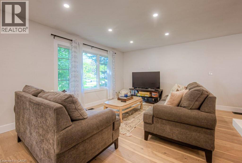 23 Carberry Road, Erin, ON - Indoor Photo Showing Other Room