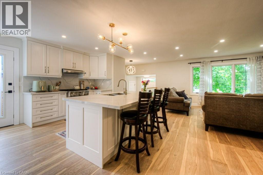 23 Carberry Road, Erin, ON - Indoor Photo Showing Kitchen With Double Sink With Upgraded Kitchen