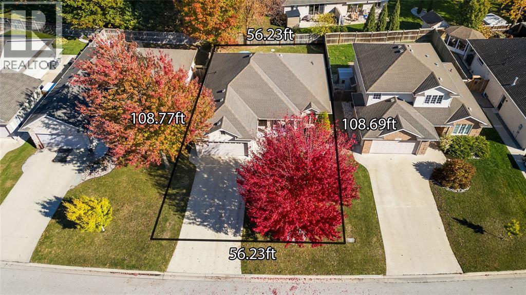 216 Gemstone Court, Sarnia, ON -