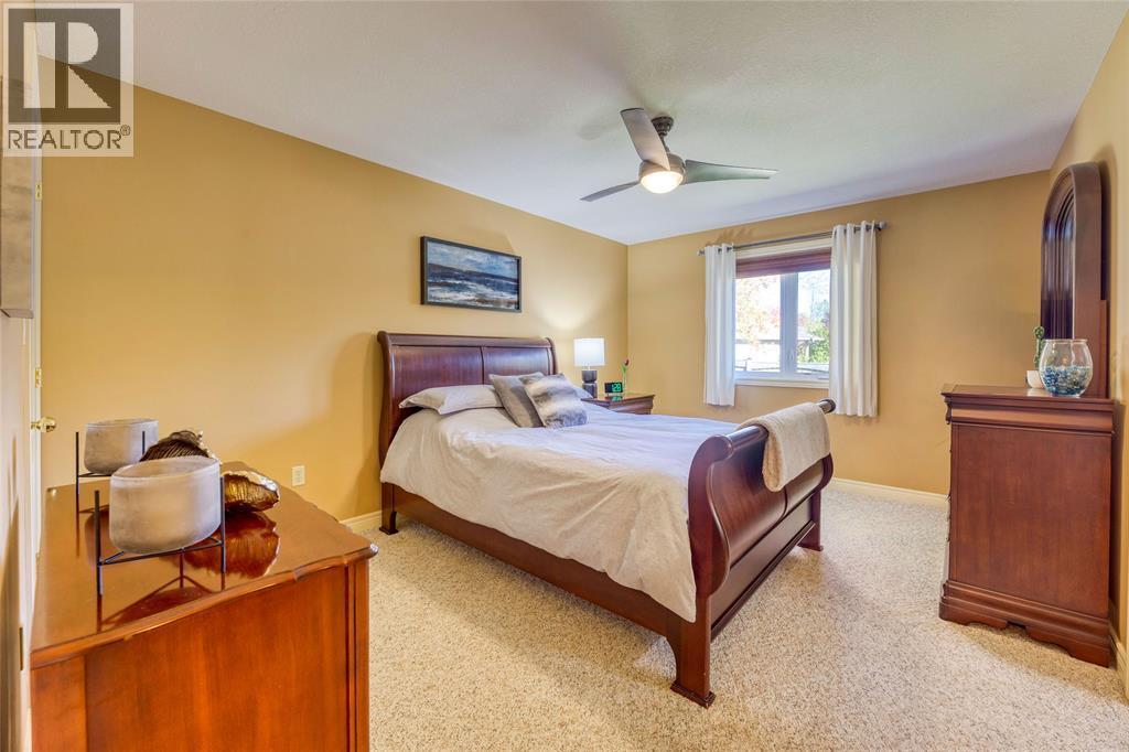 216 Gemstone Court, Sarnia, ON - Indoor Photo Showing Bedroom