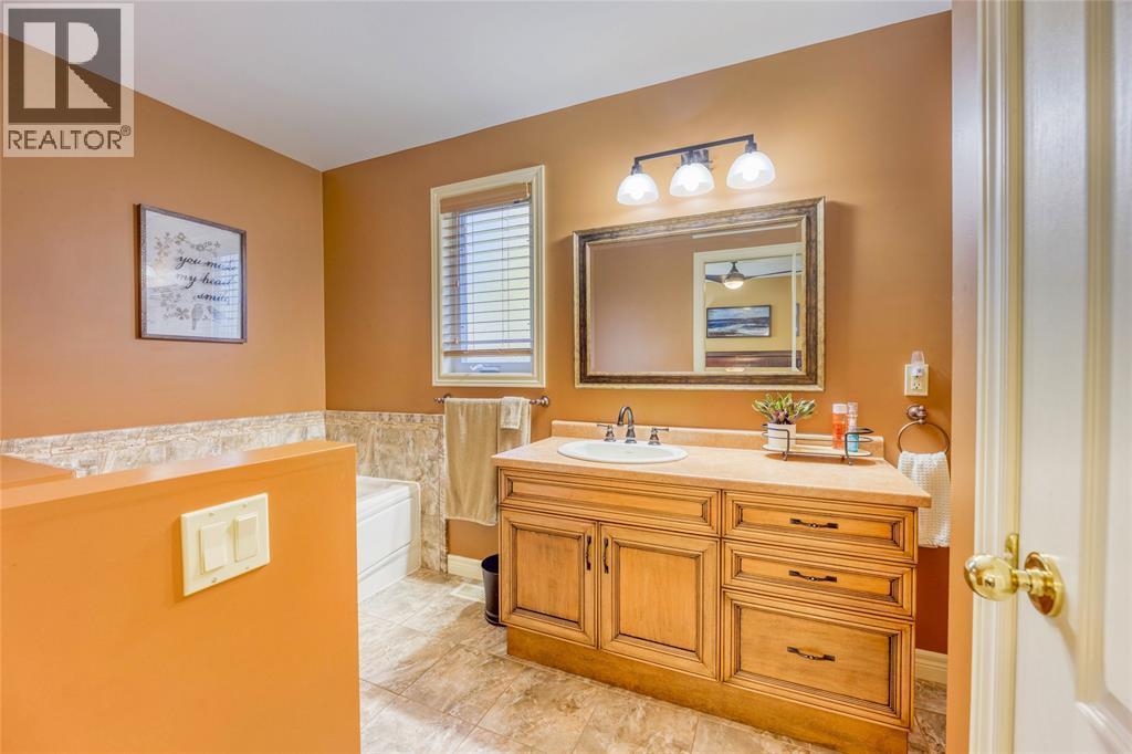 216 Gemstone Court, Sarnia, ON - Indoor Photo Showing Bathroom