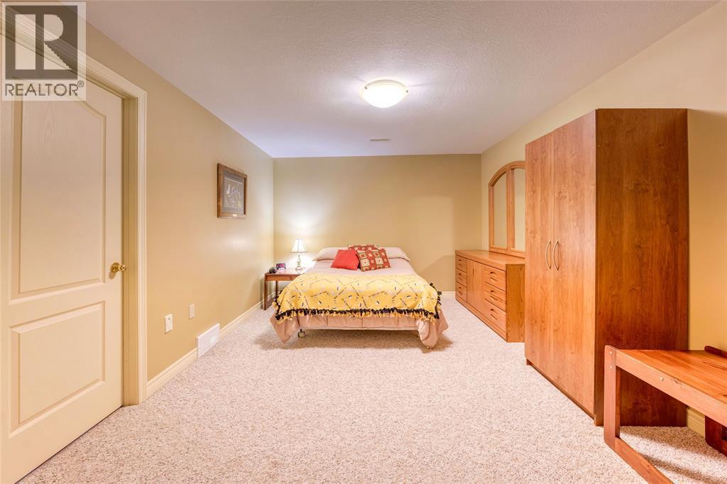 216 Gemstone Court, Sarnia, ON - Indoor Photo Showing Bedroom