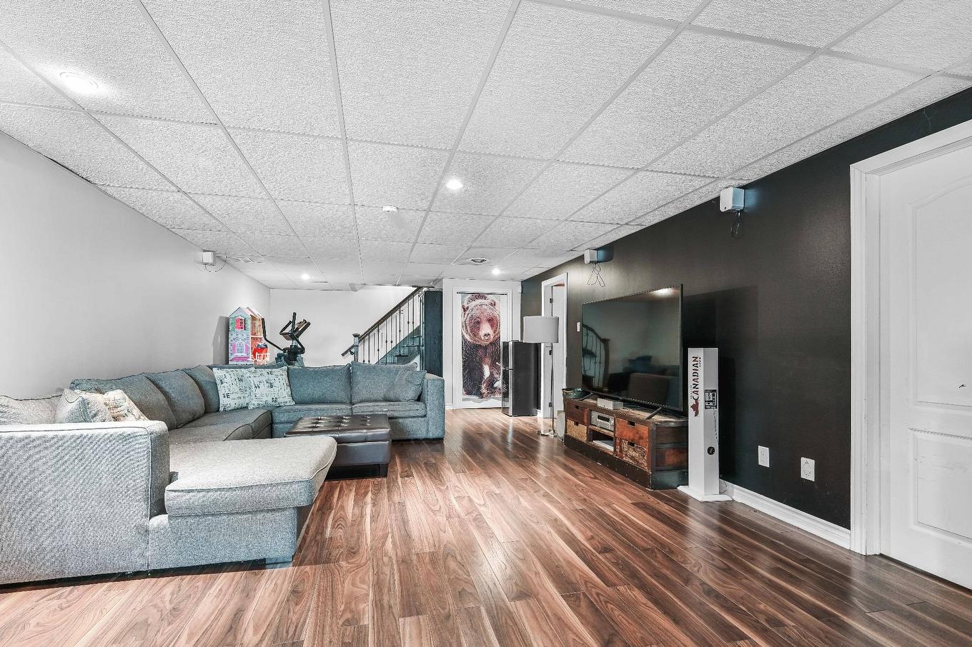 Salle familiale - 225 Rue Dupont, Saint-Jean-Sur-Richelieu, QC - Indoor Photo Showing Living Room
