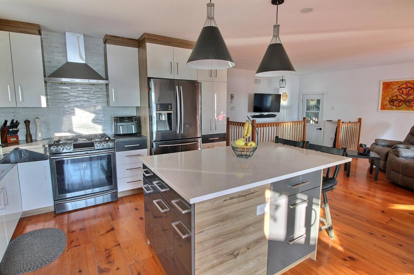 Cuisine - 10208 Ch. De L'Éden, Rouyn-Noranda, QC - Indoor Photo Showing Kitchen With Upgraded Kitchen