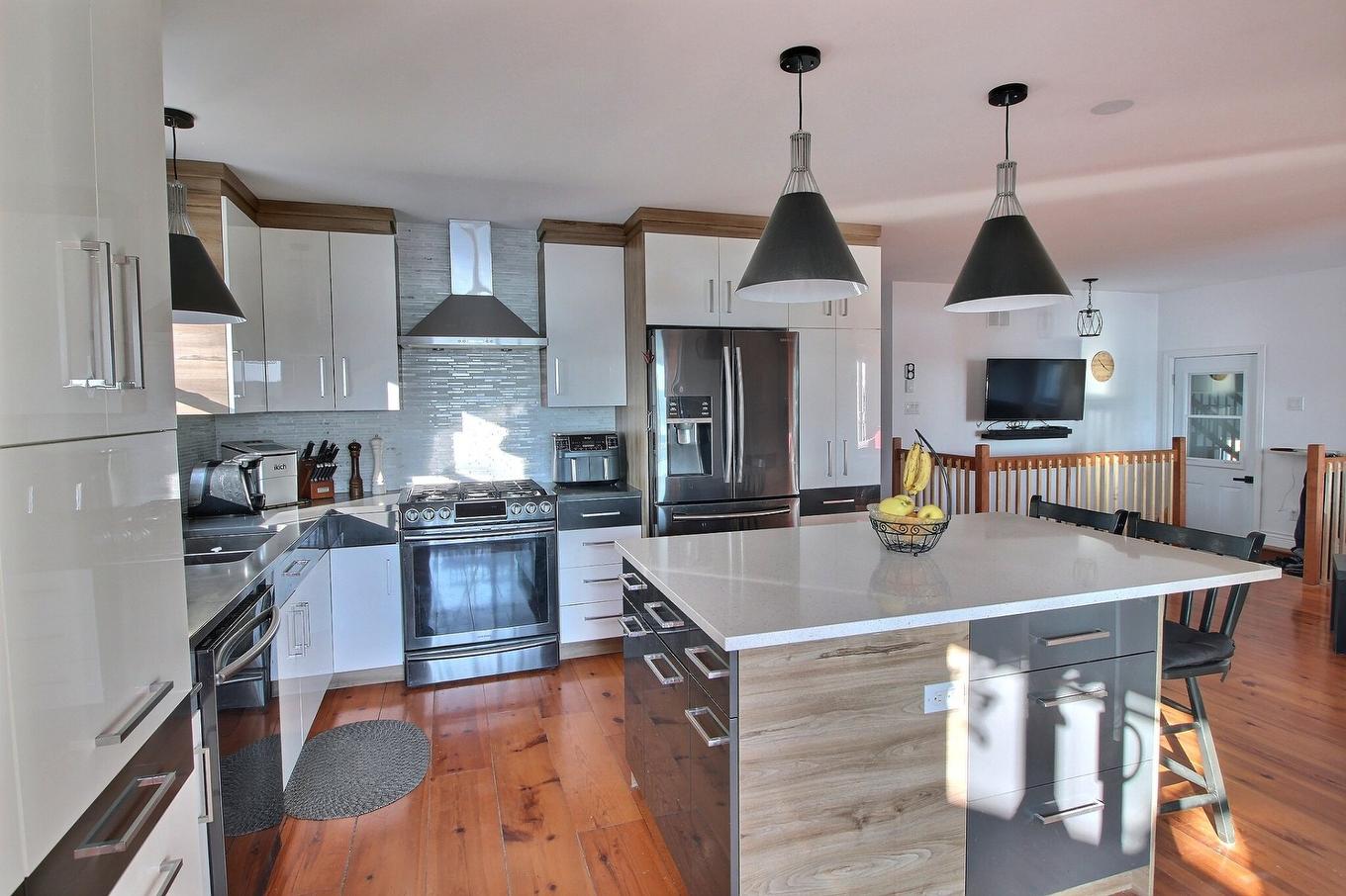 Cuisine - 10208 Ch. De L'Éden, Rouyn-Noranda, QC - Indoor Photo Showing Kitchen With Upgraded Kitchen