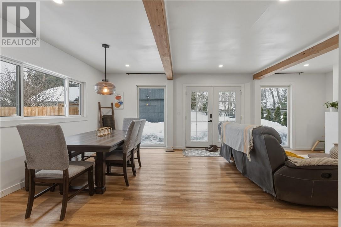 39 Copper Street, Sudbury, ON - Indoor Photo Showing Dining Room