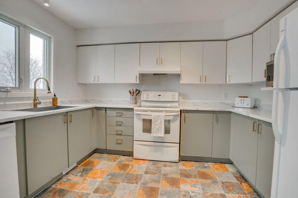 Cuisine - 16 Av. De La Citadelle, Gatineau (Hull), QC - Indoor Photo Showing Kitchen