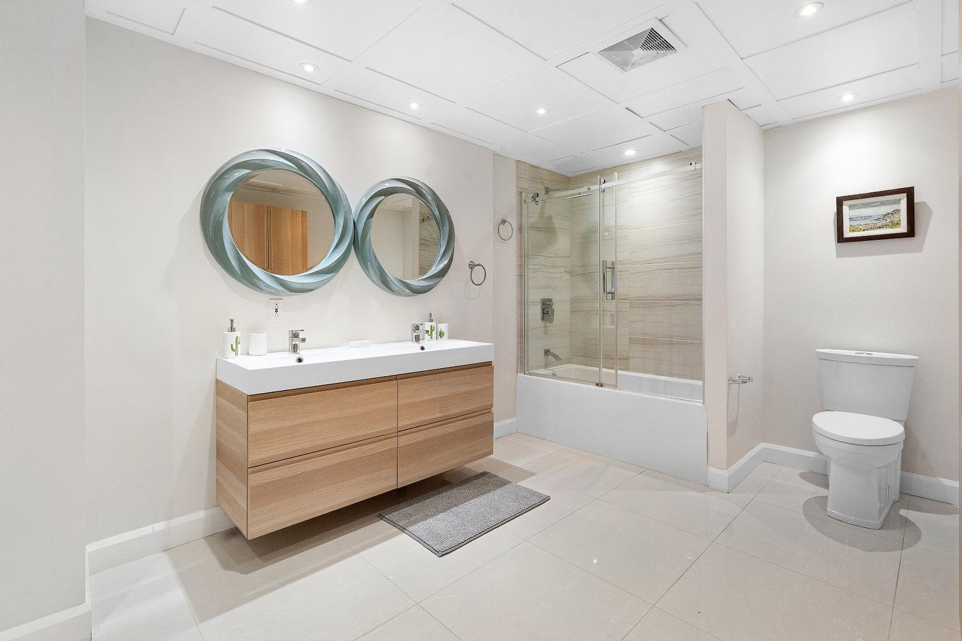 Salle de bains - 6820 Av. Poirier, Québec (Charlesbourg), QC - Indoor Photo Showing Bathroom