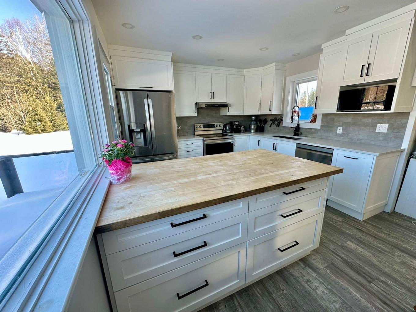 Cuisine - 1671 Ch. De Rockway Valley, Amherst, QC - Indoor Photo Showing Kitchen