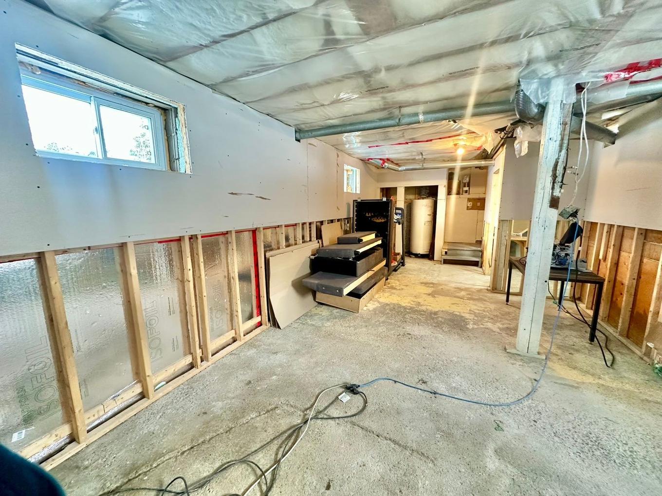 Sous-sol - 1671 Ch. De Rockway Valley, Amherst, QC - Indoor Photo Showing Other Room