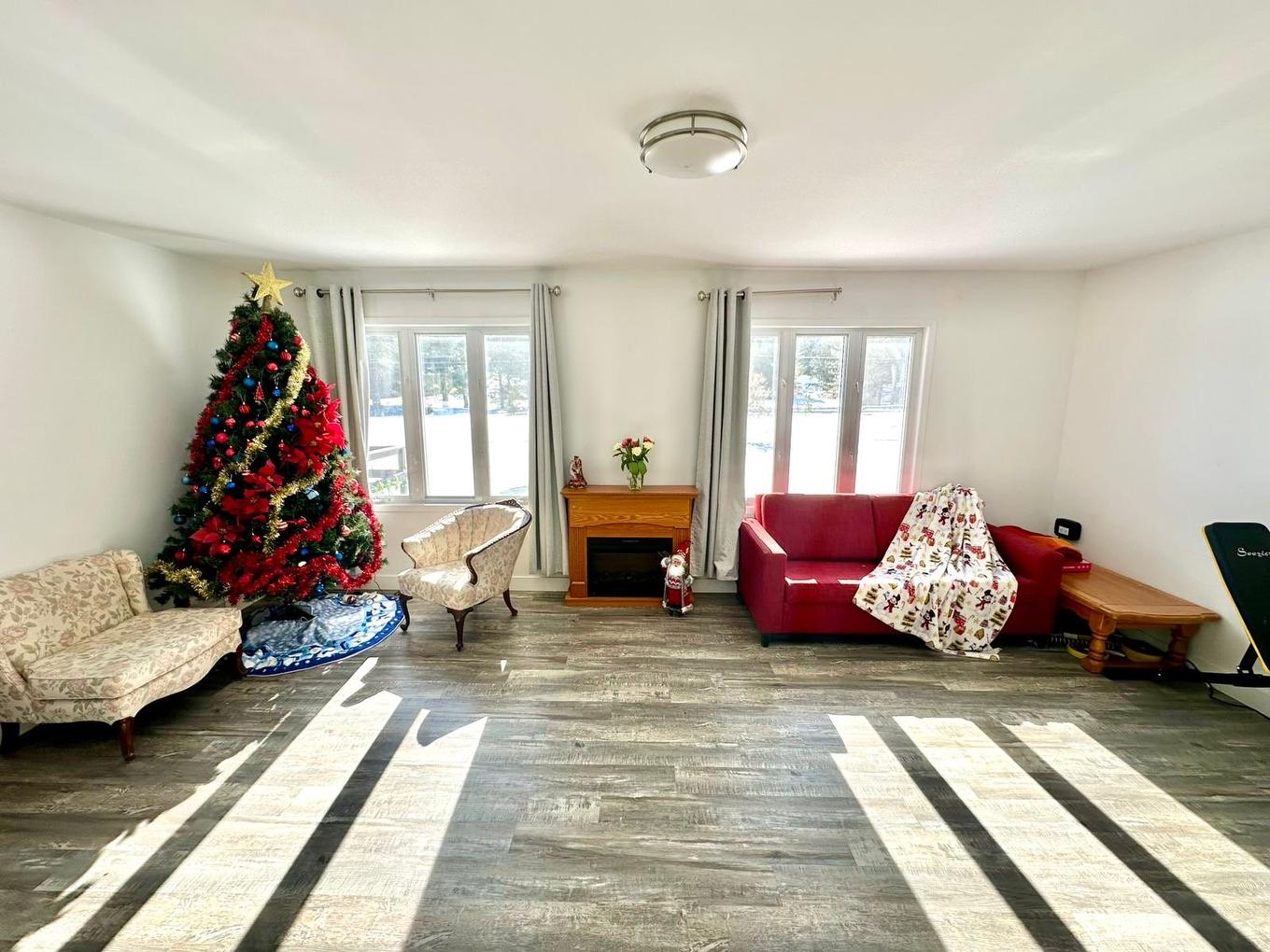 Salon - 1671 Ch. De Rockway Valley, Amherst, QC - Indoor Photo Showing Living Room