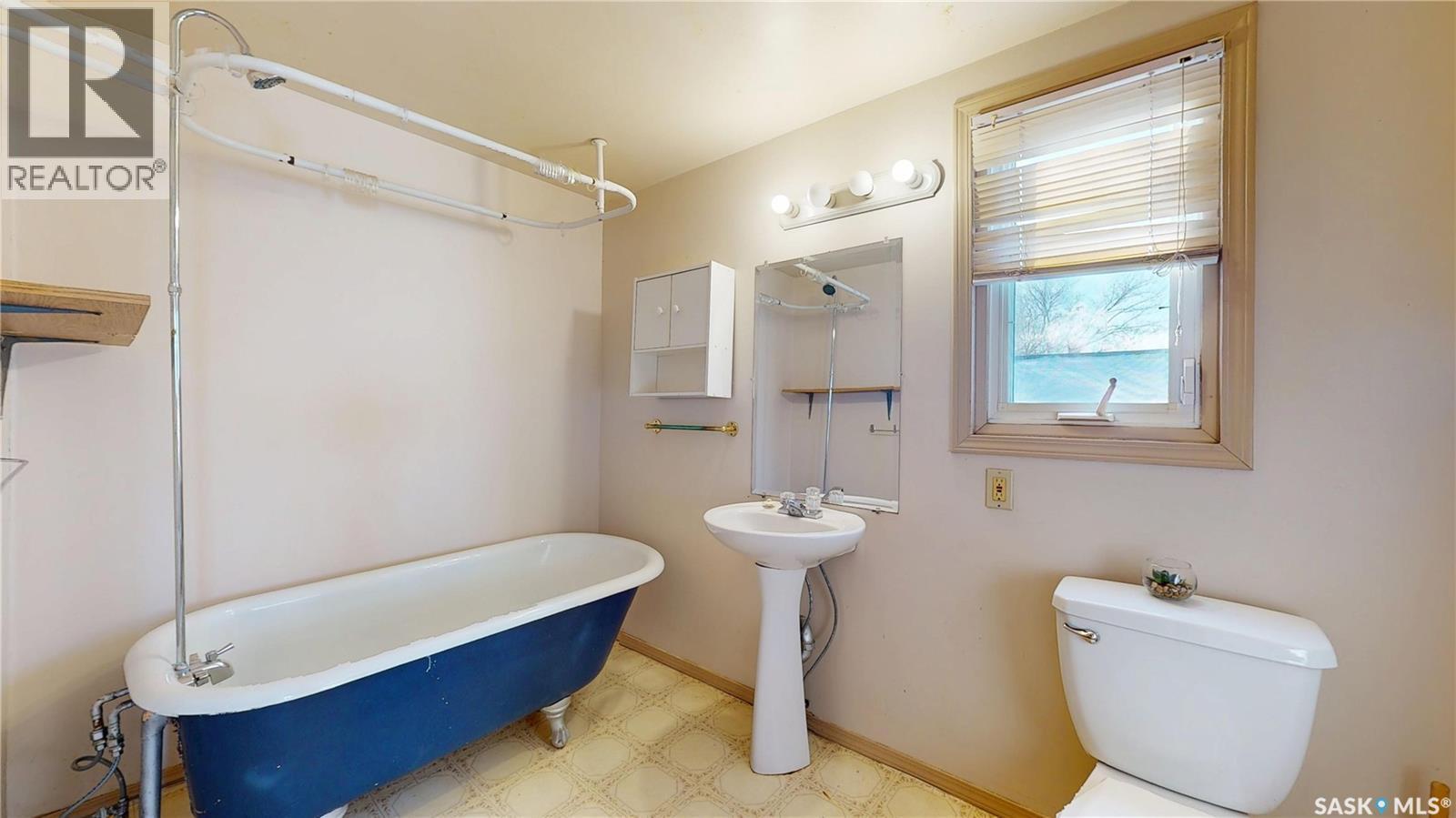 1007 Garnet Street, Regina, SK - Indoor Photo Showing Bathroom
