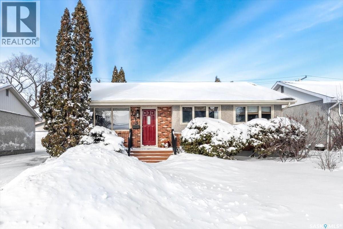 1514 8Th Avenue N, Regina, SK - Outdoor