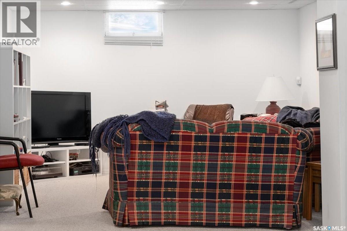 1514 8Th Avenue N, Regina, SK - Indoor