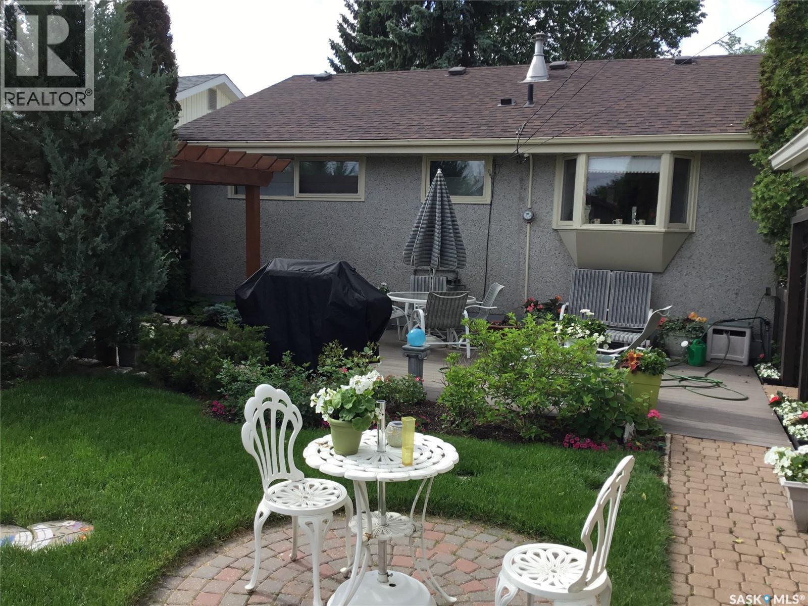 1514 8Th Avenue N, Regina, SK - Outdoor