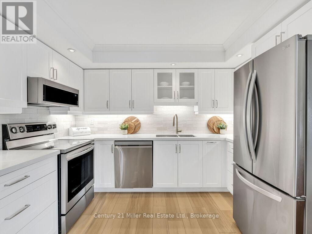 1009 - 5090 Pinedale Avenue, Burlington (Appleby), ON - Indoor Photo Showing Kitchen