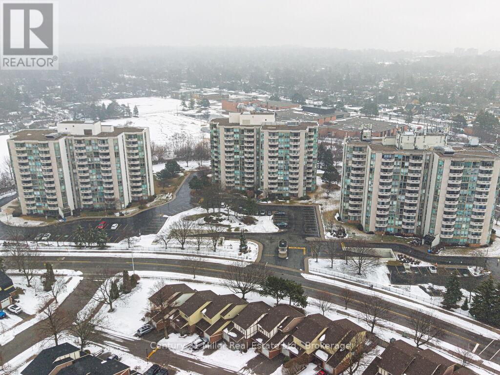 1009 - 5090 Pinedale Avenue, Burlington (Appleby), ON - Outdoor With View