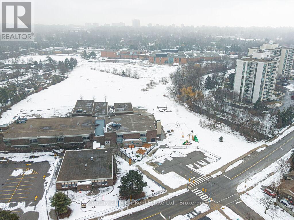 1009 - 5090 Pinedale Avenue, Burlington (Appleby), ON - Outdoor With View