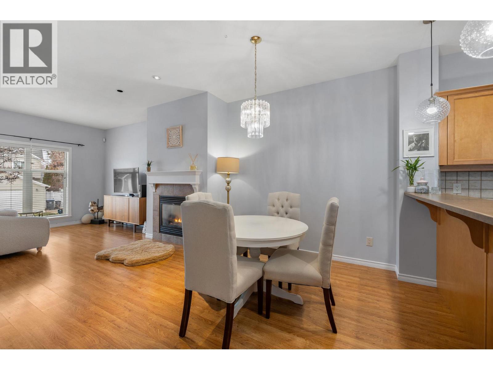 380 Providence Avenue Unit# 6, Kelowna, BC - Indoor With Fireplace