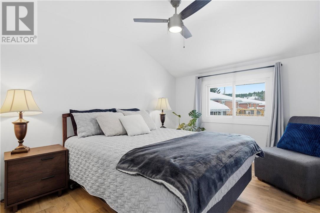 983 Buckingham Drive, Sudbury, ON - Indoor Photo Showing Bedroom