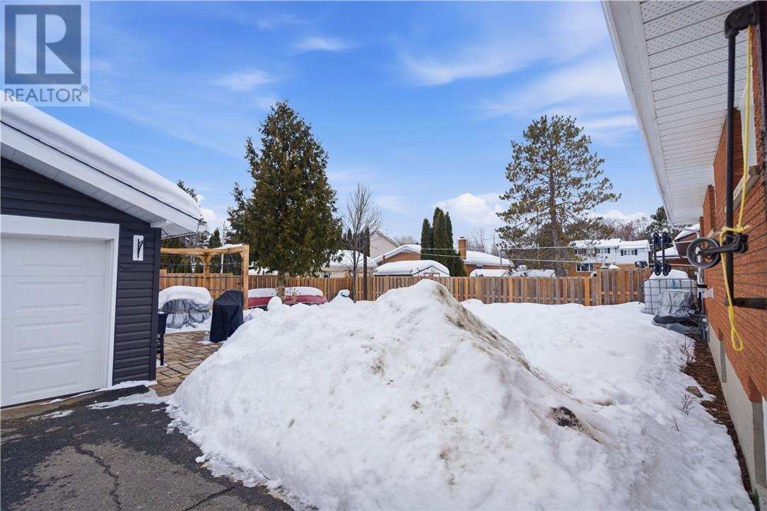 983 Buckingham Drive, Sudbury, ON - Outdoor