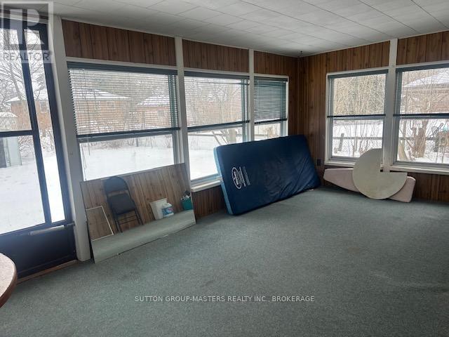 3 Season sunroom off kitchen - 323 Meadowcrest Road, Kingston (City Southwest), ON - Indoor