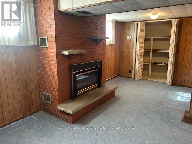 323 Meadowcrest Road, Kingston (City Southwest), ON - Indoor With Fireplace
