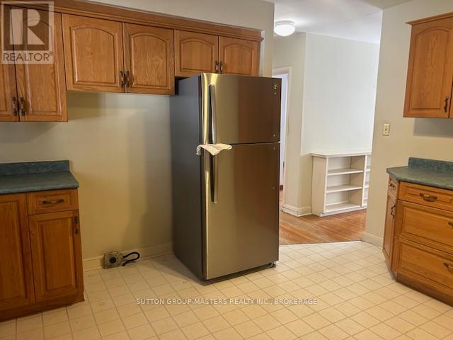 323 Meadowcrest Road, Kingston (City Southwest), ON - Indoor Photo Showing Kitchen