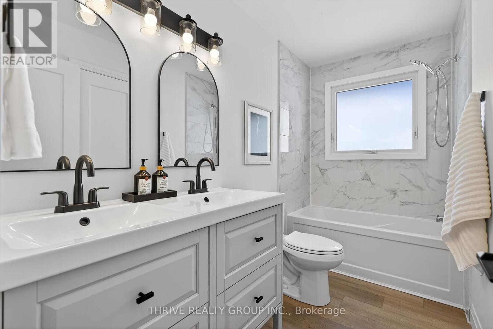 170 Pawnee Road, London East (East D), ON - Indoor Photo Showing Bathroom