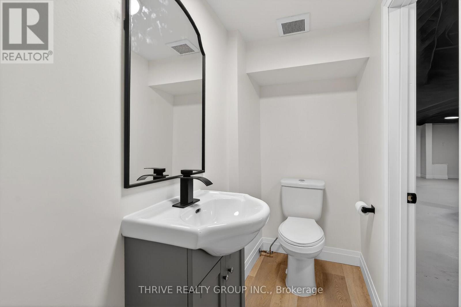 170 Pawnee Road, London East (East D), ON - Indoor Photo Showing Bathroom