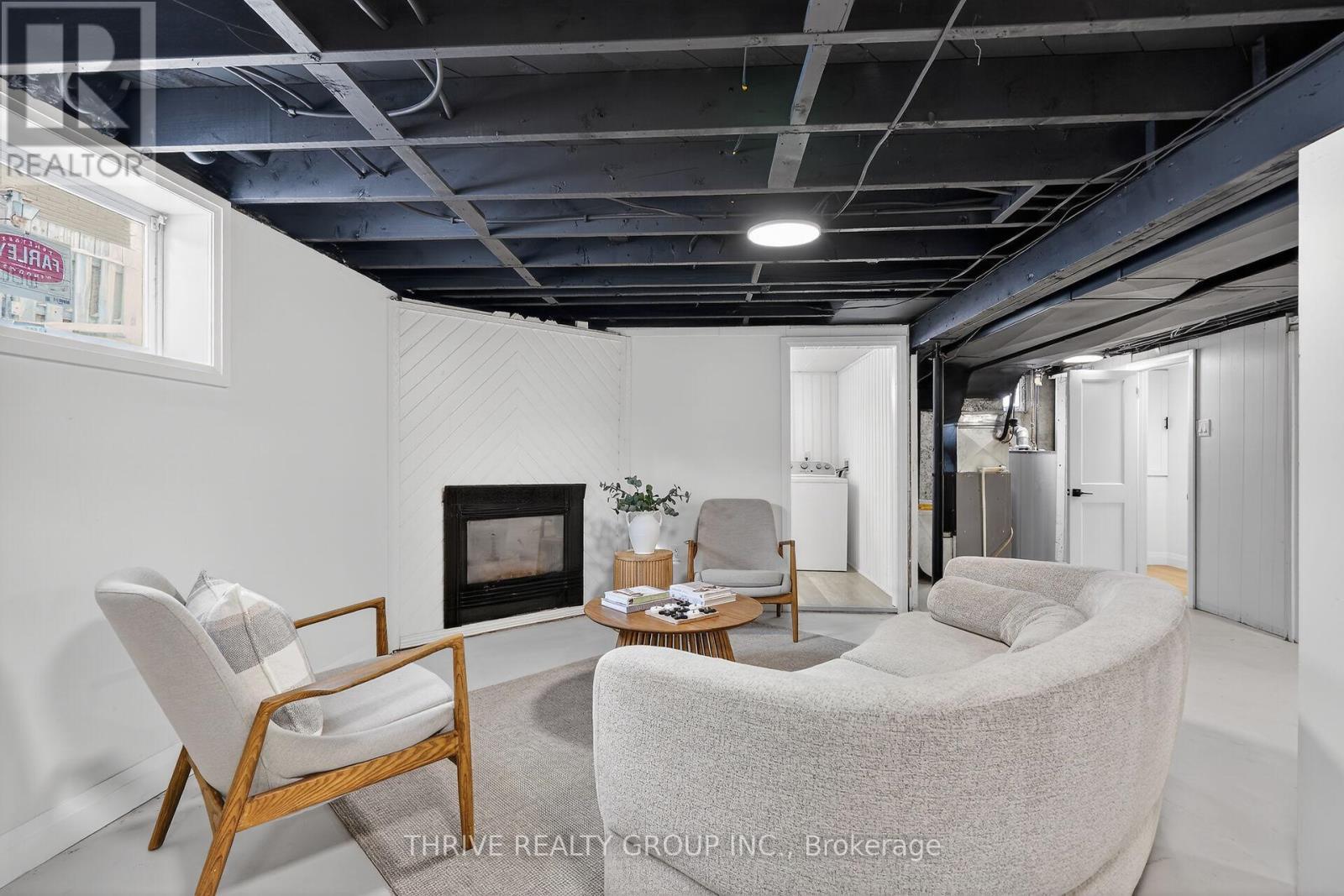 170 Pawnee Road, London East (East D), ON - Indoor With Fireplace