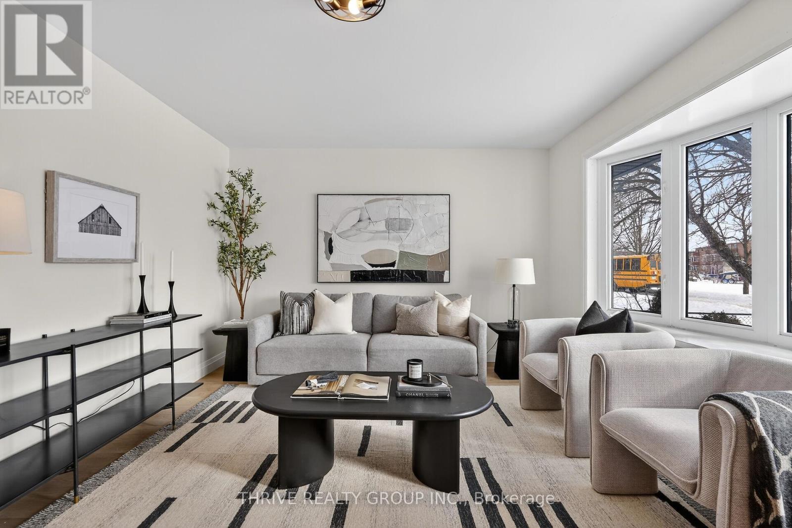 170 Pawnee Road, London East (East D), ON - Indoor Photo Showing Living Room