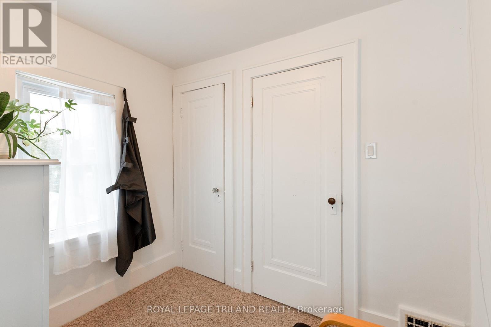 90 Locust Street, St. Thomas, ON - Indoor Photo Showing Other Room