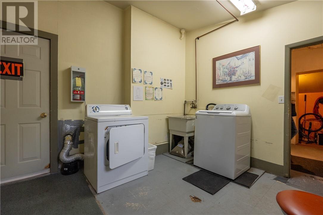 302 Cedar Street, Sudbury, ON - Indoor Photo Showing Laundry Room
