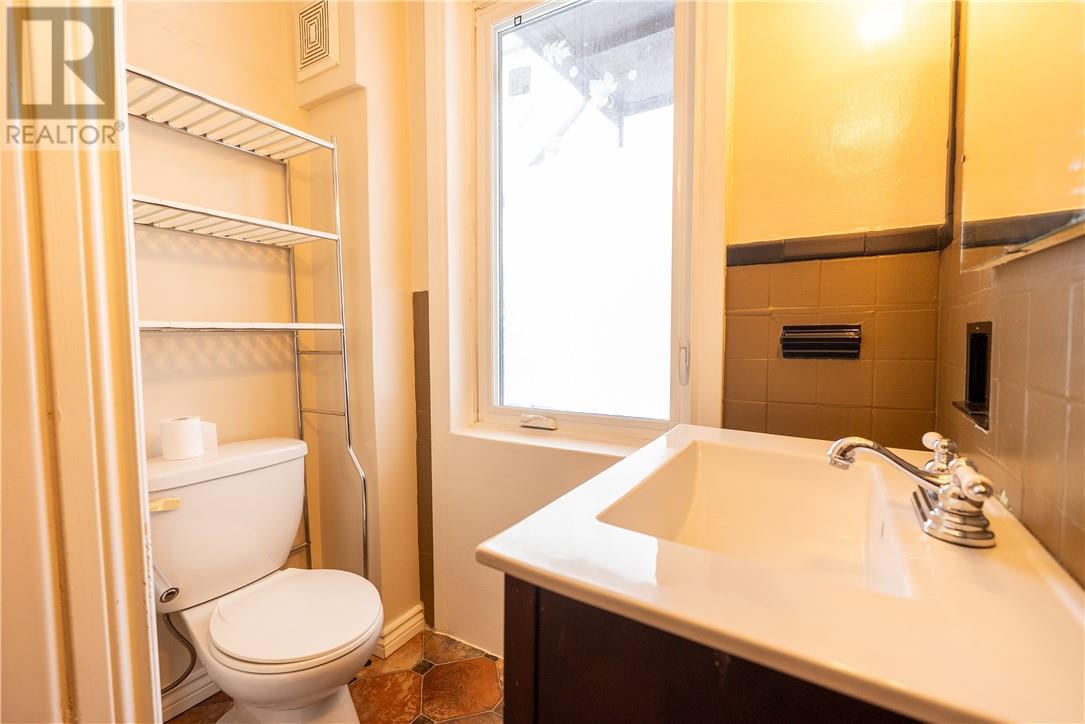 302 Cedar Street, Sudbury, ON - Indoor Photo Showing Bathroom