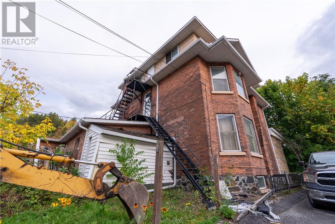 302 Cedar Street, Sudbury, ON - Outdoor