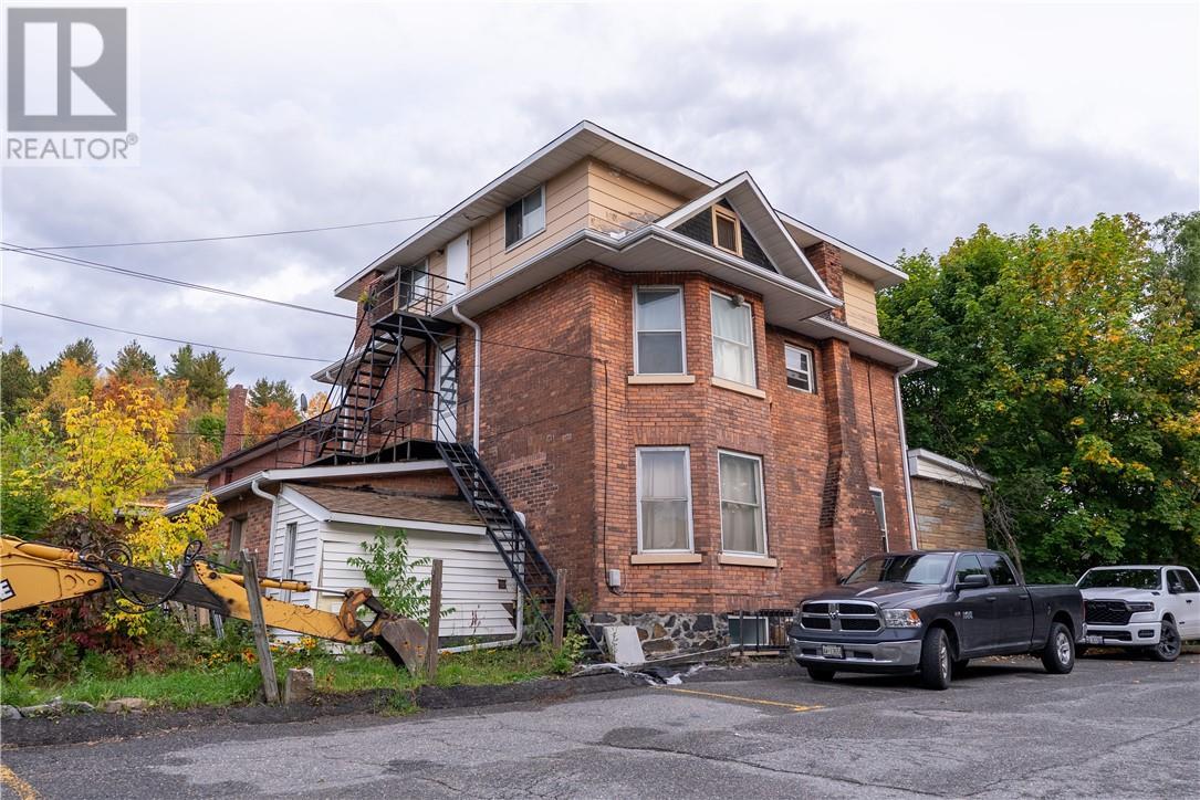 302 Cedar Street, Sudbury, ON - Outdoor
