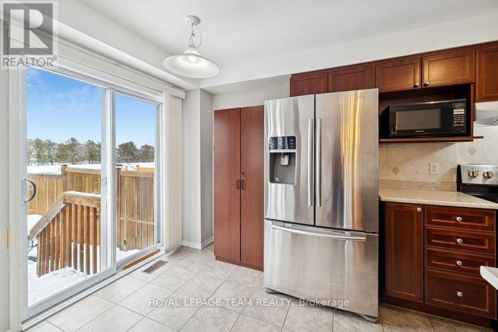 1493 Demeter Street, Ottawa, ON - Indoor Photo Showing Kitchen