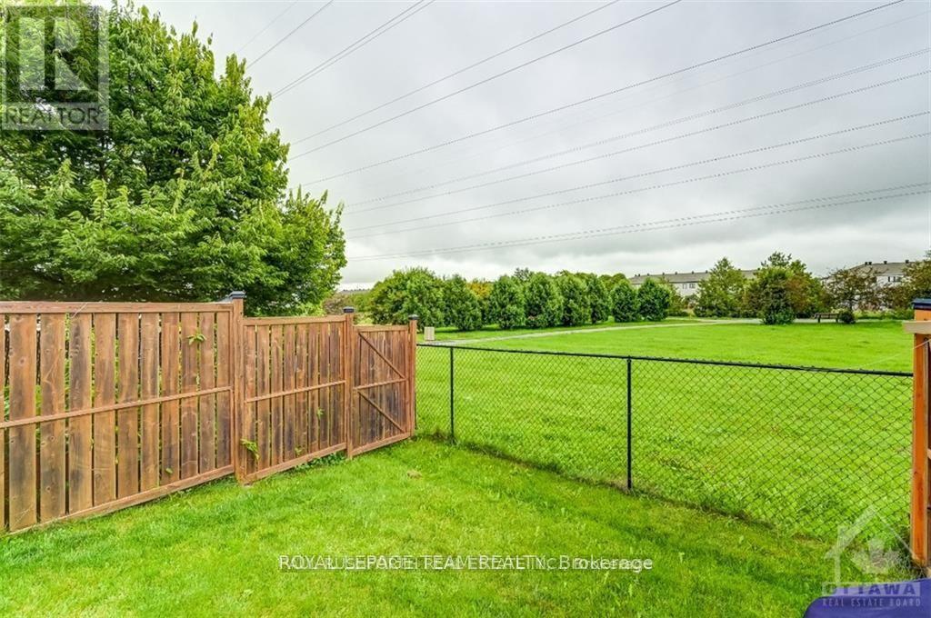 Summer time. No rear neighbors - 1493 Demeter Street, Ottawa, ON - Outdoor