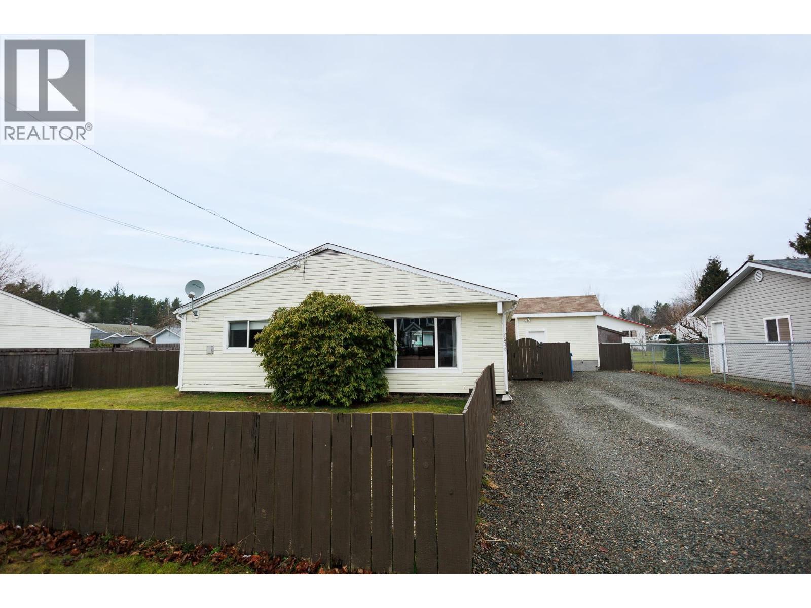 4638 Graham Avenue, Terrace, BC - Outdoor