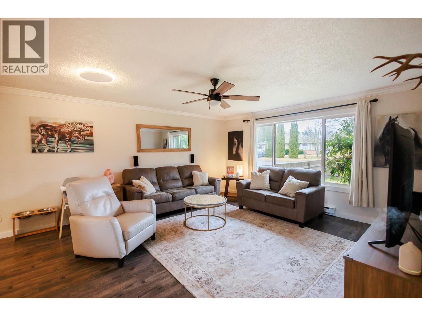 4638 Graham Avenue, Terrace, BC - Indoor Photo Showing Living Room