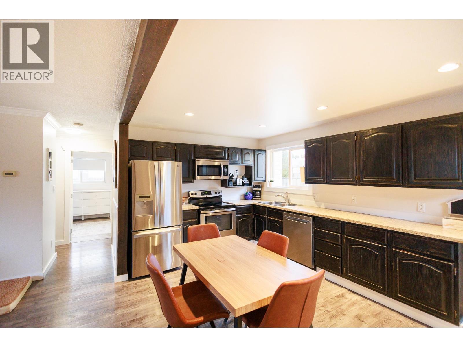 4638 Graham Avenue, Terrace, BC - Indoor Photo Showing Kitchen
