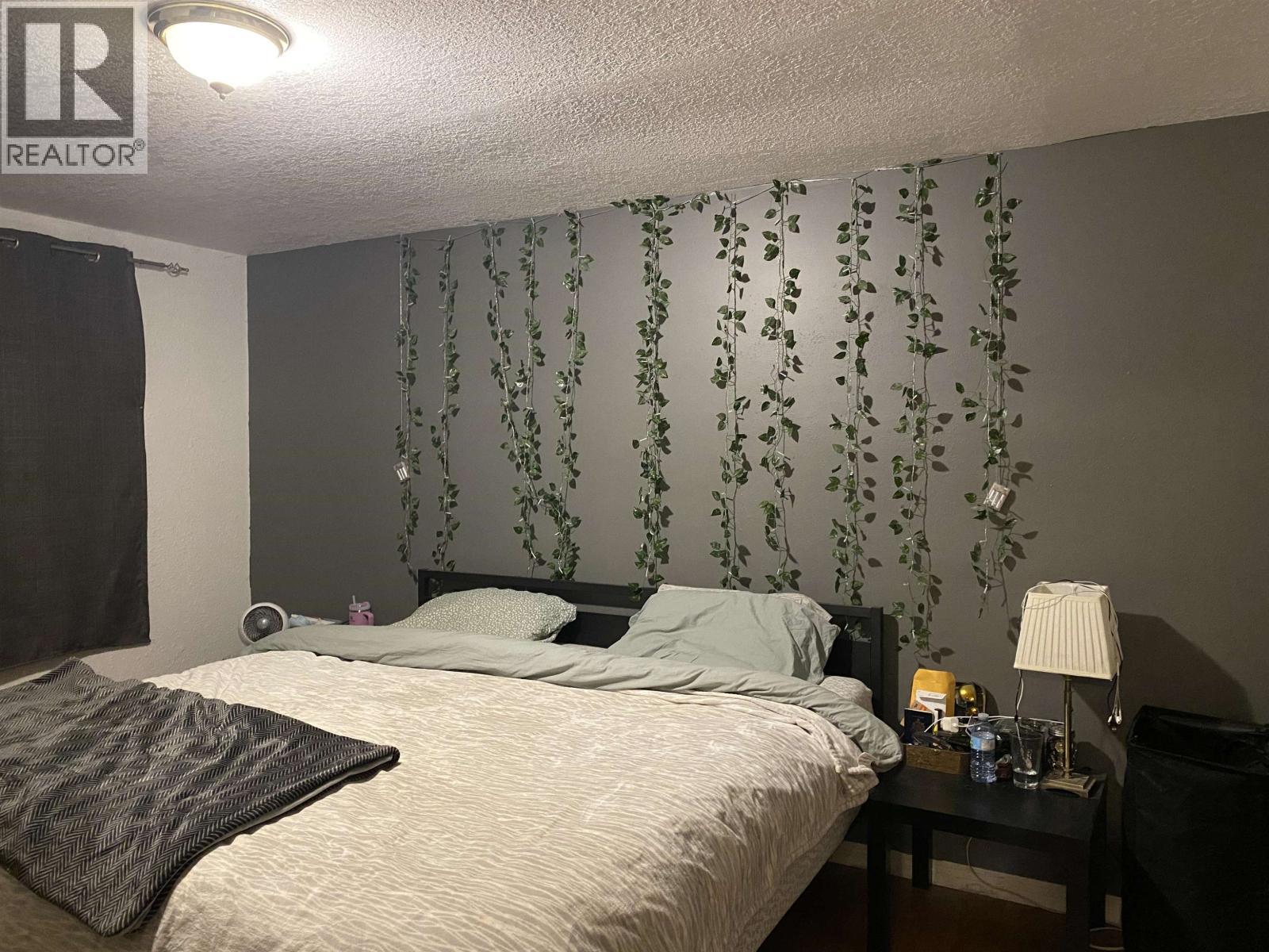 6351 Highland Crescent, 100 Mile House, BC - Indoor Photo Showing Bedroom
