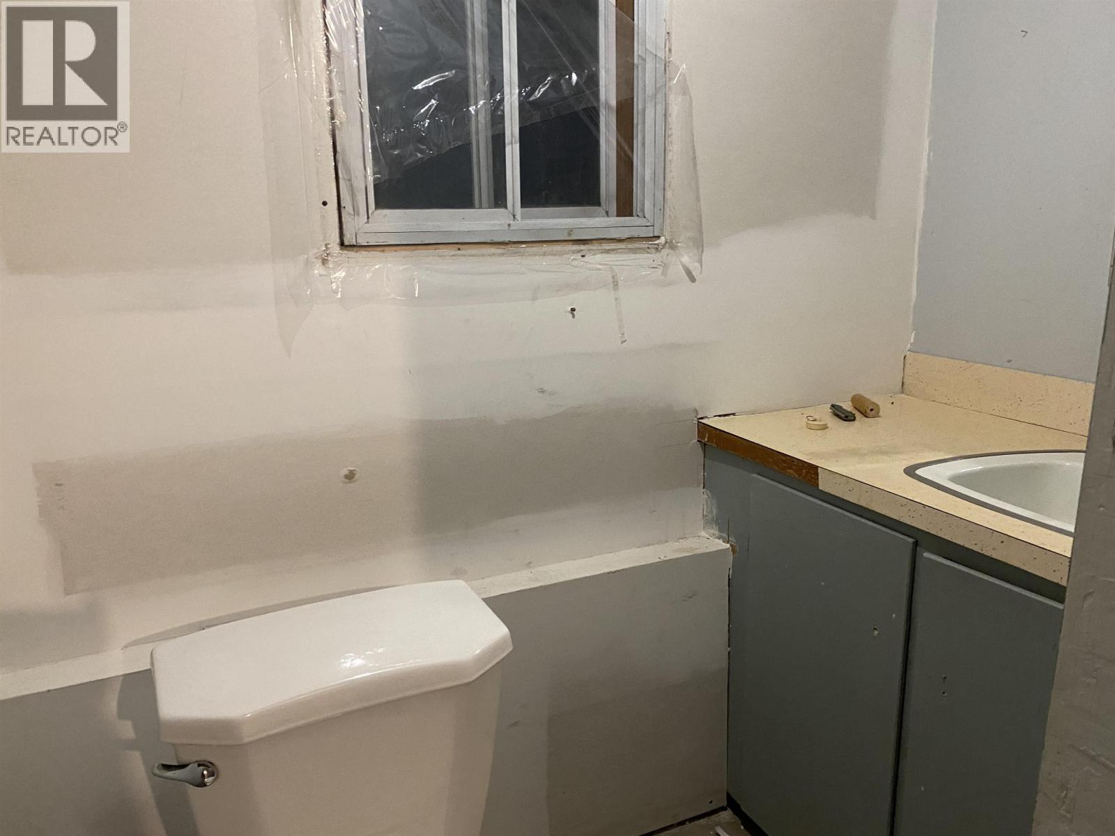 6351 Highland Crescent, 100 Mile House, BC - Indoor