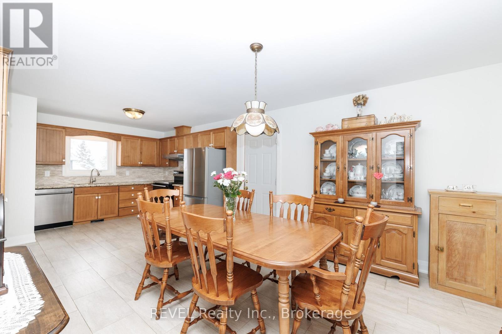 Dining - 1452 Allanport Road, Thorold (Port Robinson), ON - Indoor Photo Showing Dining Room
