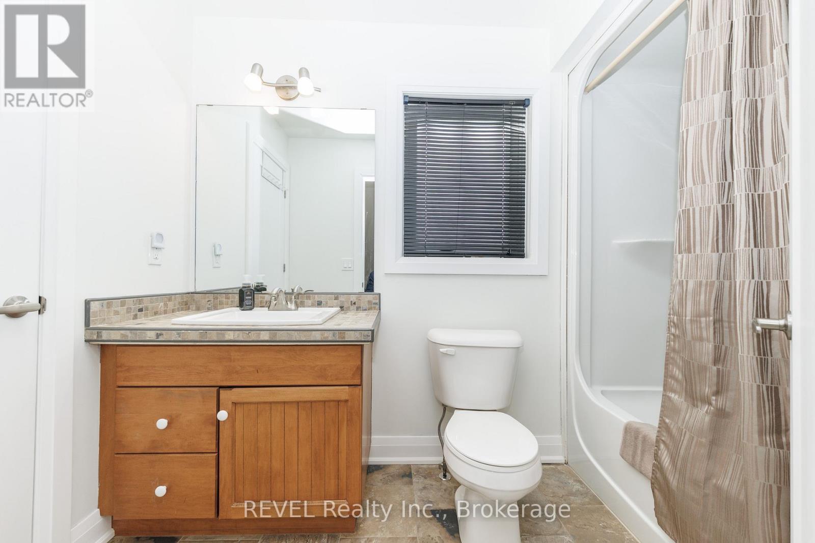 Upper Bath - 1452 Allanport Road, Thorold (Port Robinson), ON - Indoor Photo Showing Bathroom
