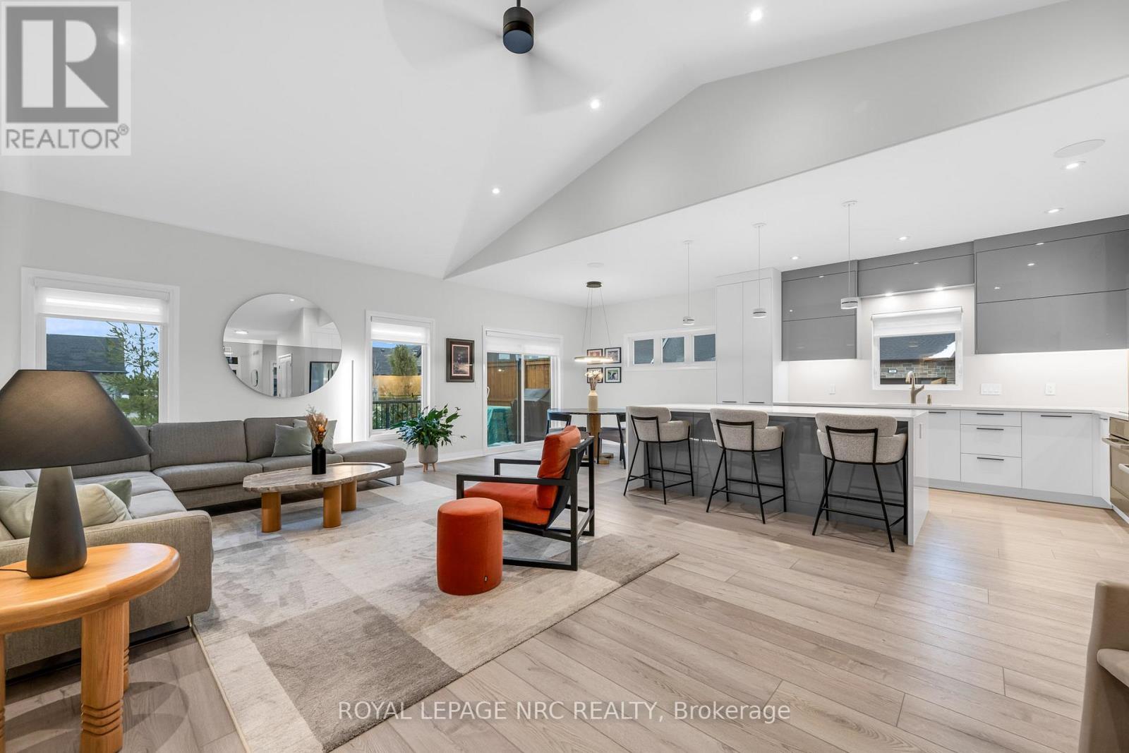 93 - 154 Port Robinson Road, Pelham (Fonthill), ON - Indoor