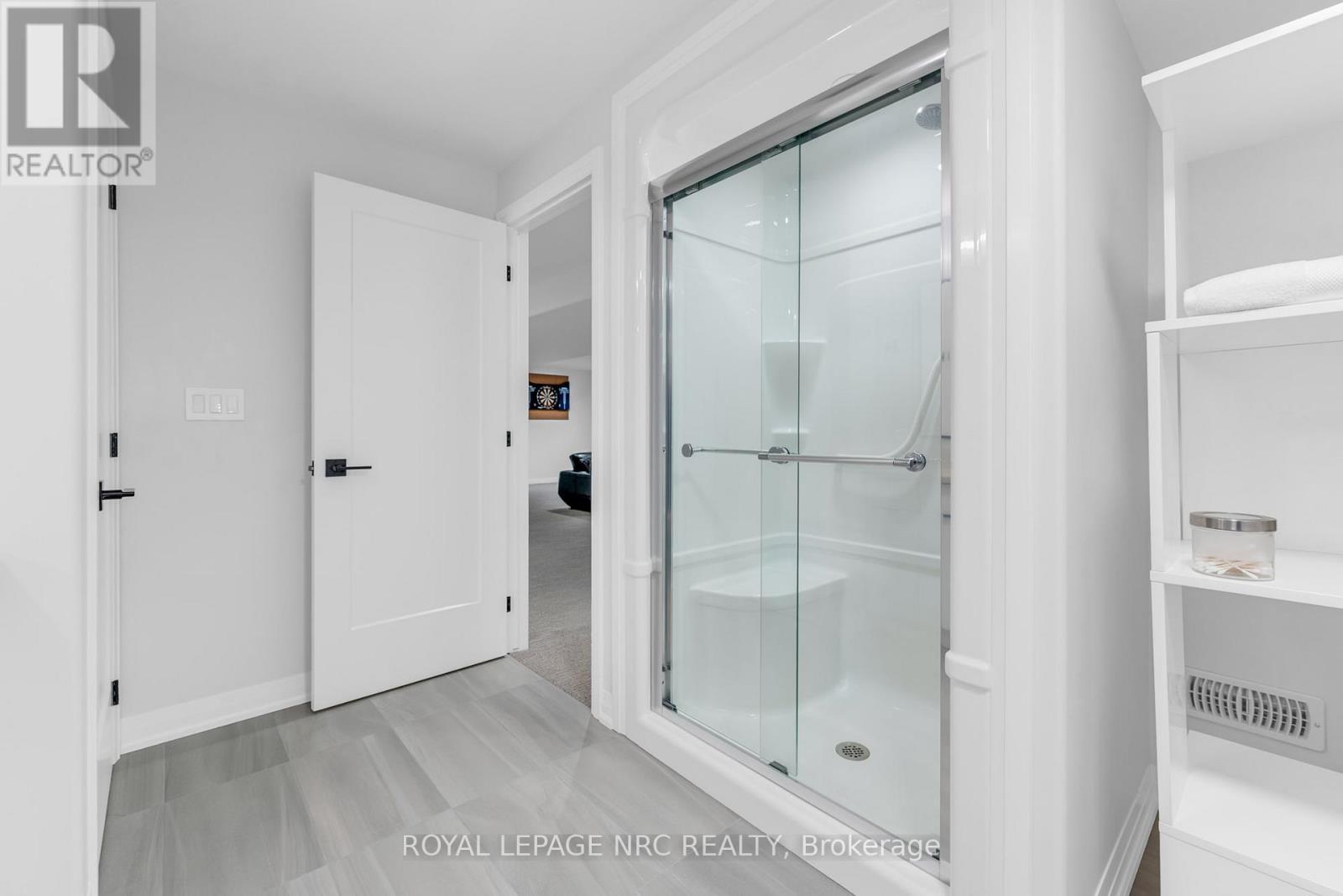 93 - 154 Port Robinson Road, Pelham (Fonthill), ON - Indoor