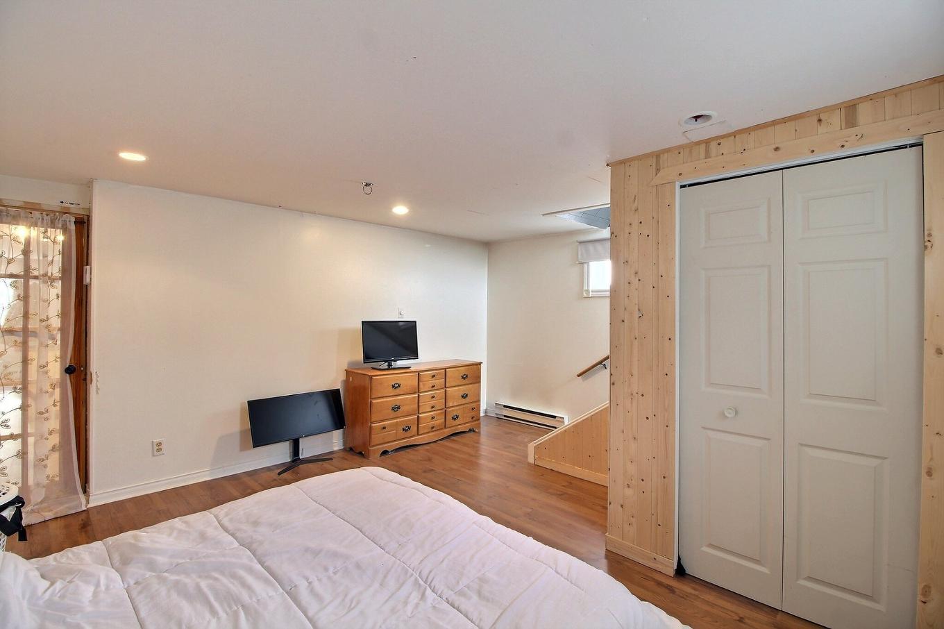 Primary bedroom - 810 - 814 Rue De L'Harricana, Malartic, QC - Indoor Photo Showing Bedroom